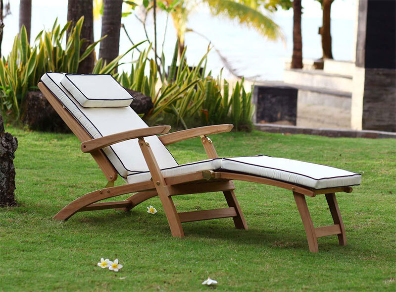 Steamers & Sun Beds